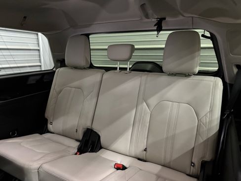 Used 2019 Ford Expedition Platinum image 27