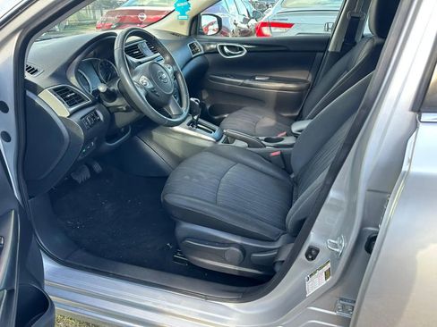 Used 2016 Nissan Sentra SV w/ Style Package FWD image 4