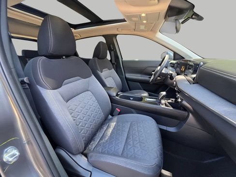 Used 2025 Nissan Kicks SV w/ SV Premium Package AWD/4WD image 10