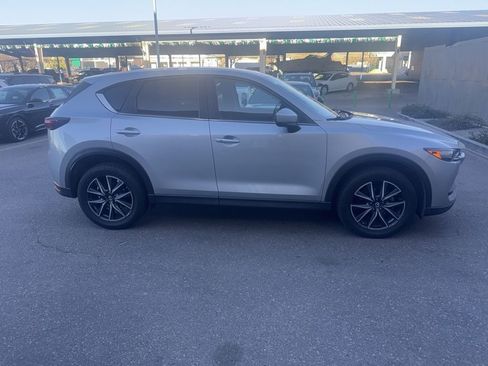 Used 2018 MAZDA CX-5 Touring image 3