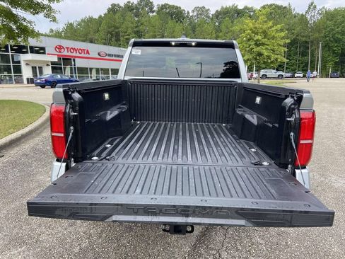 Used 2025 Toyota Tacoma SR5 RWD image 8