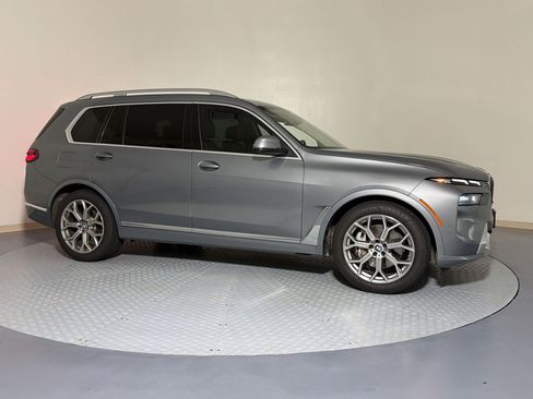 Certified 2025 BMW X7 xDrive40i AWD/4WD image 7