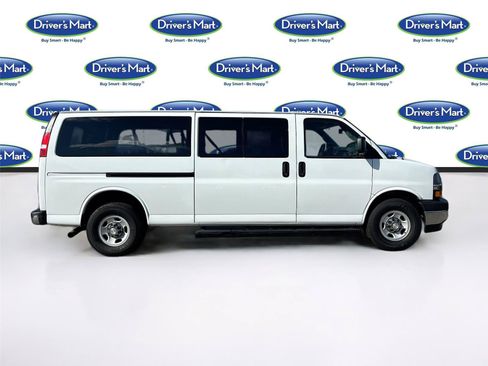 Used 2020 Chevrolet Express 3500 LT w/ LT Preferred Equipment Group RWD image 8