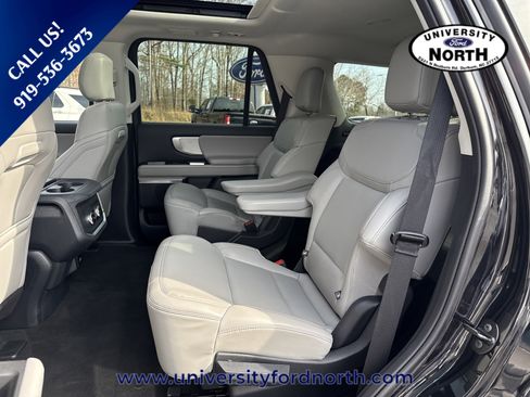 Used 2025 Ford Expedition Active image 37