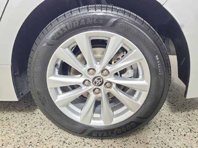 Used 2024 Toyota Corolla LE w/ LE Convenience Package FWD image 8