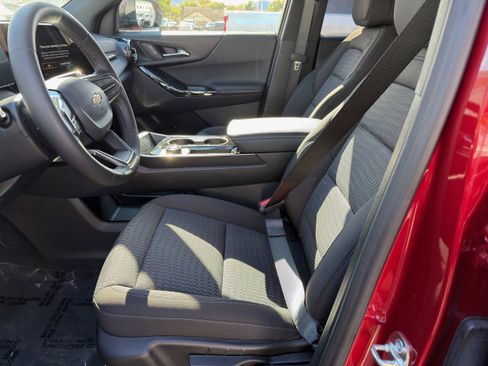 New 2026 Chevrolet Equinox LT w/ LPO, Floor Liner Package image 23