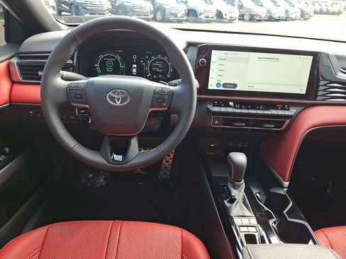Used 2026 Toyota Camry XSE AWD/4WD image 11