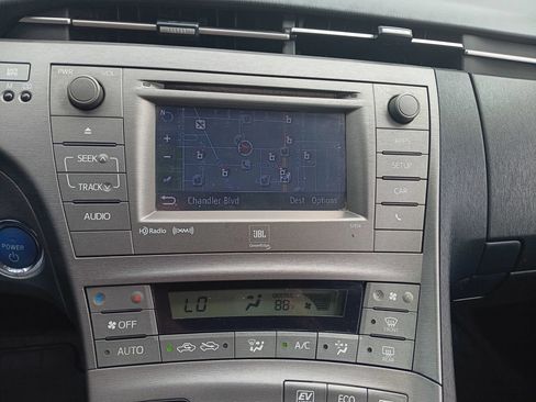 Used 2014 Toyota Prius Four FWD image 18
