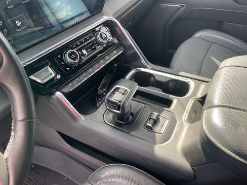 Used 2023 GMC Sierra 1500 Denali w/ Denali Reserve Package image 17