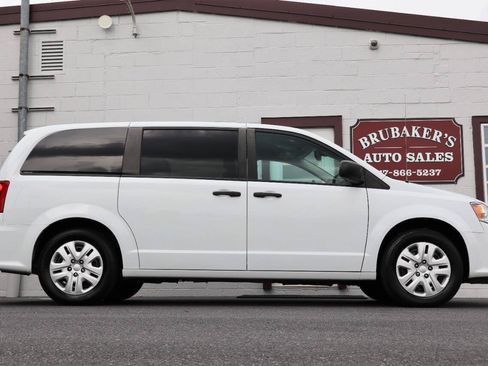 Used 2019 Dodge Grand Caravan SE FWD image 7