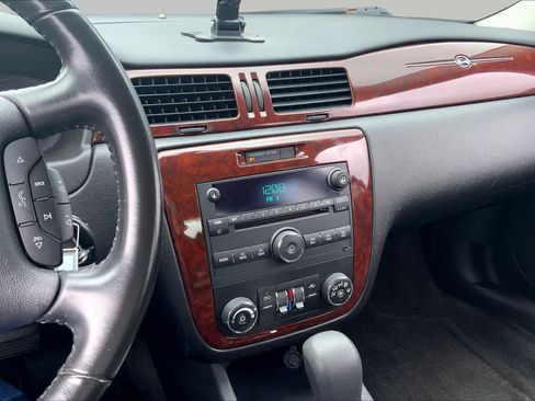 Used 2010 Chevrolet Impala LT FWD image 6