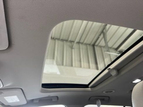 Used 2018 Chevrolet Traverse Premier AWD/4WD image 9
