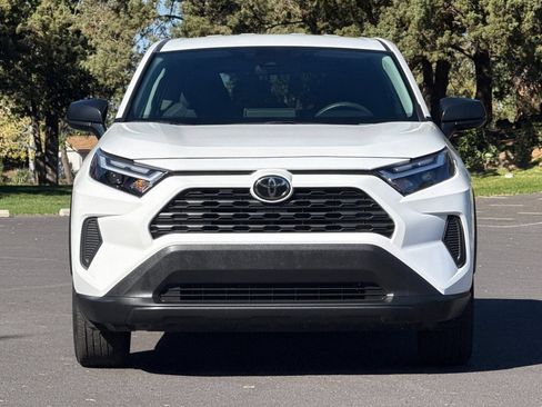Used 2025 Toyota RAV4 LE AWD/4WD image 9