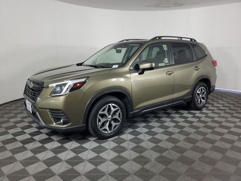Used 2024 Subaru Forester Premium AWD/4WD image 8