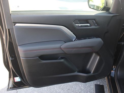 Used 2024 Chevrolet Colorado Z71 w/ Z71 Convenience Package 2 AWD/4WD image 11