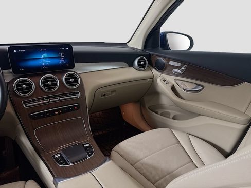 Used 2022 Mercedes-Benz GLC 300 4MATIC image 24
