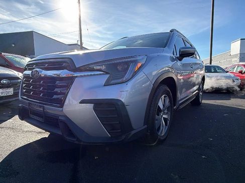 Used 2024 Subaru Ascent Premium w/ Convenience Package image 9