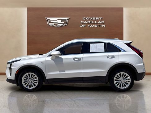 Used 2024 Cadillac XT4 Luxury w/ LPO, Floor Liner Package FWD image 5