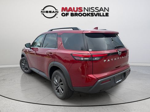 Certified 2024 Nissan Pathfinder SV FWD image 6