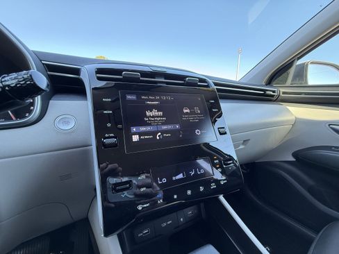 Used 2024 Hyundai Tucson SEL image 16