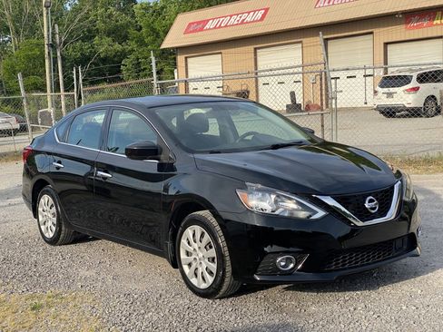 Used 2018 Nissan Sentra S image 3