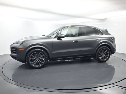 Certified 2024 Porsche Cayenne AWD/4WD image 2