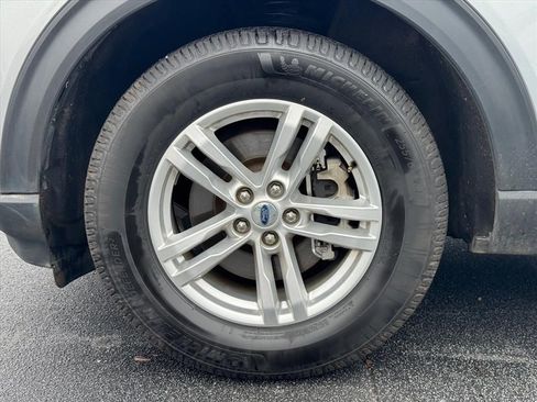 Used 2023 Ford Explorer XLT image 9