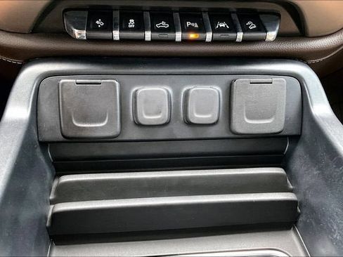 Used 2018 GMC Sierra 1500 Denali AWD/4WD image 24