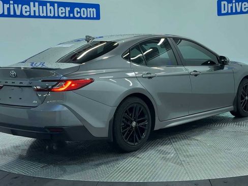 Used 2025 Toyota Camry SE image 8