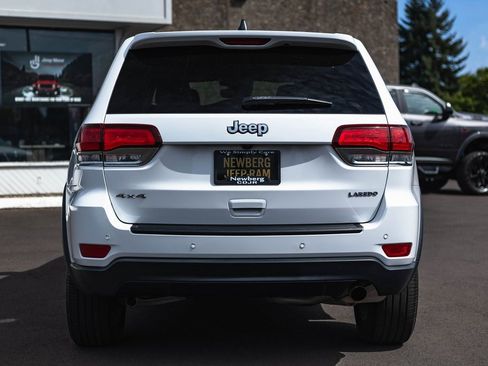 Used 2022 Jeep Grand Cherokee Laredo X image 10