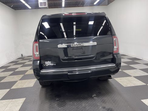 Used 2020 GMC Yukon Denali w/ Denali Ultimate Package image 3