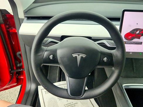 Used 2022 Tesla Model Y Performance image 13