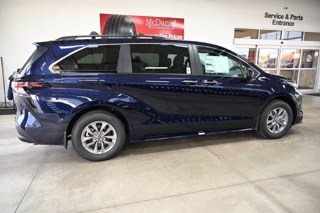 New 2026 Toyota Sienna XLE AWD/4WD image 5