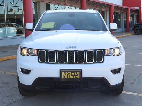 Used 2021 Jeep Grand Cherokee Laredo X image 3