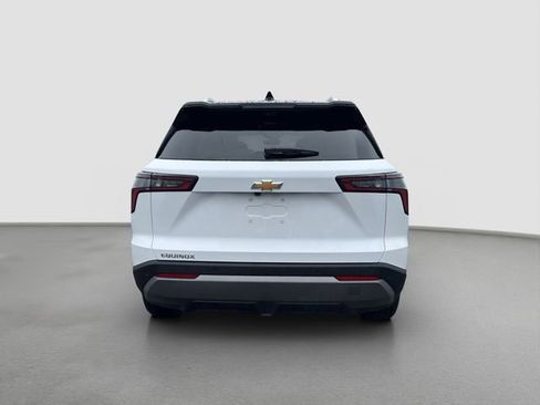 New 2026 Chevrolet Equinox LT w/ Convenience Package II FWD image 5
