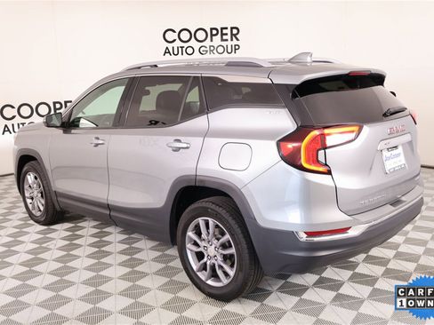 Used 2024 GMC Terrain SLT image 21