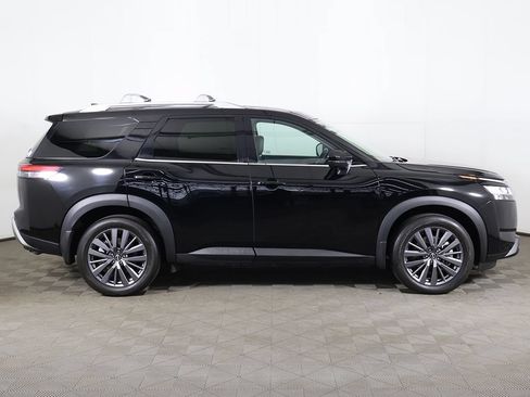 Used 2023 Nissan Pathfinder SL w/ SL Premium Package AWD/4WD image 22