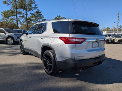 Used 2021 Chevrolet Traverse LS image 5