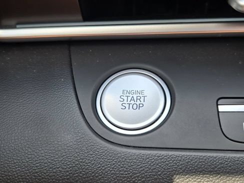 Certified 2024 Hyundai Elantra Limited FWD image 22