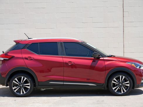 Used 2020 Nissan Kicks SR FWD image 45
