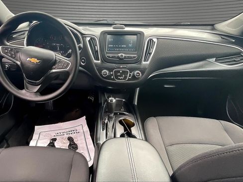 Used 2017 Chevrolet Malibu LT FWD image 7