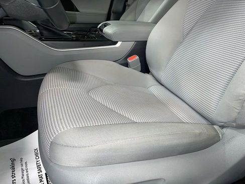 Used 2023 Toyota Highlander LE AWD/4WD image 11