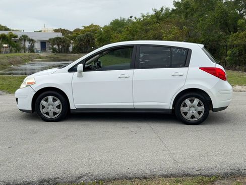 Used 2009 Nissan Versa 1.8 S image 7