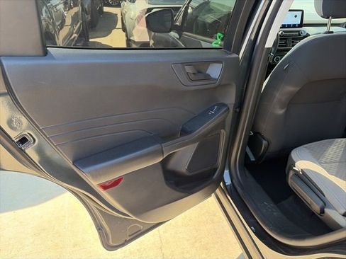 Used 2022 Ford Escape SE w/ Cold Weather Package image 5