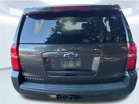 Used 2018 Chevrolet Suburban LT image 18