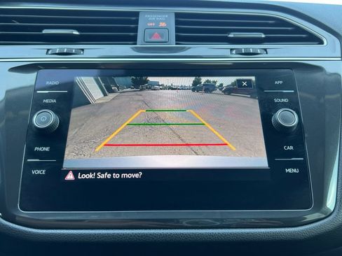 Used 2023 Volkswagen Tiguan SE FWD image 9