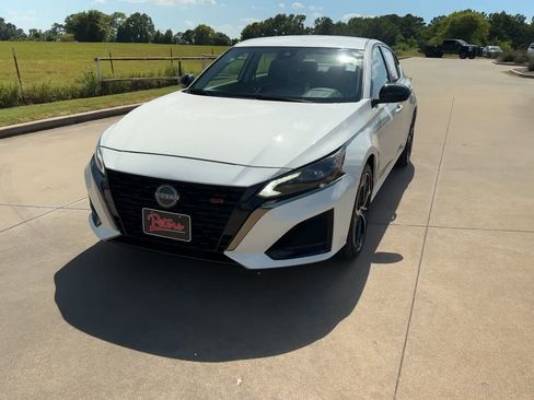 Used 2024 Nissan Altima 2.5 SR image 4