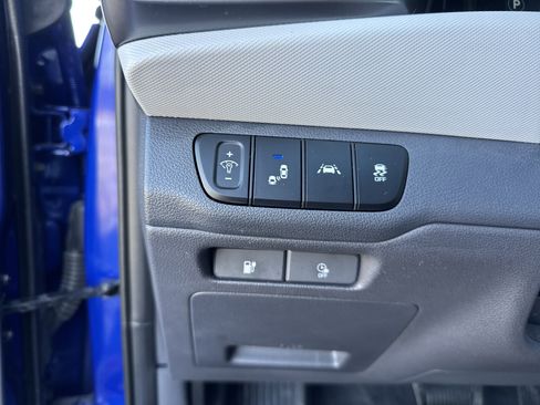 Used 2020 Hyundai Ioniq Limited image 27