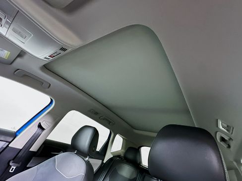 Used 2023 Volkswagen Taos SE image 25