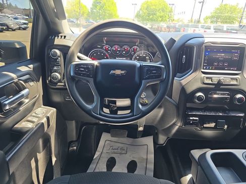 Used 2022 Chevrolet Silverado 2500 Custom w/ Custom Value Package AWD/4WD image 13